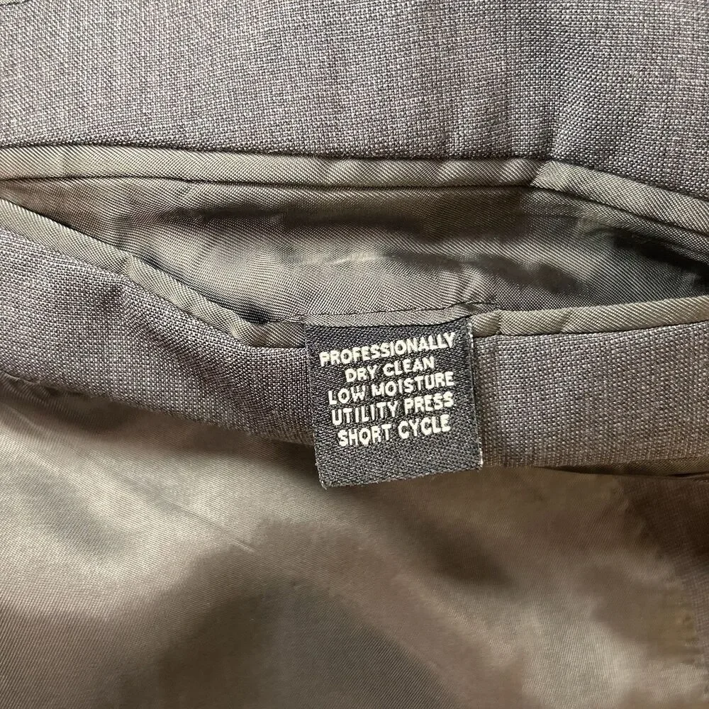Jos A Bank Signature Collection Men’s Size 46L  Wool Gray Blazer/Sport Coat